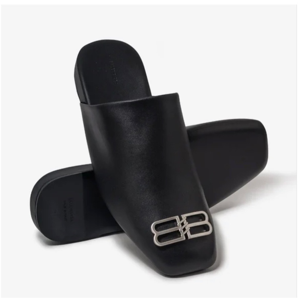 Brand new 💯% Authentic Balenciaga BB Cosy Leather Mules size 9.5